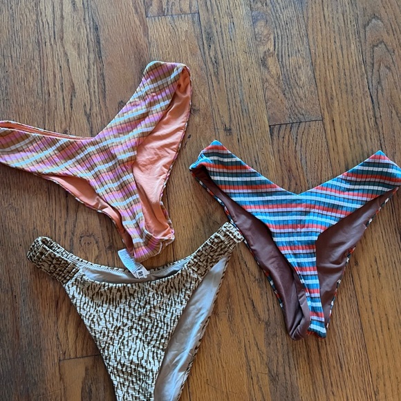 Multiple Bikini Sets - Picture 5 of 8